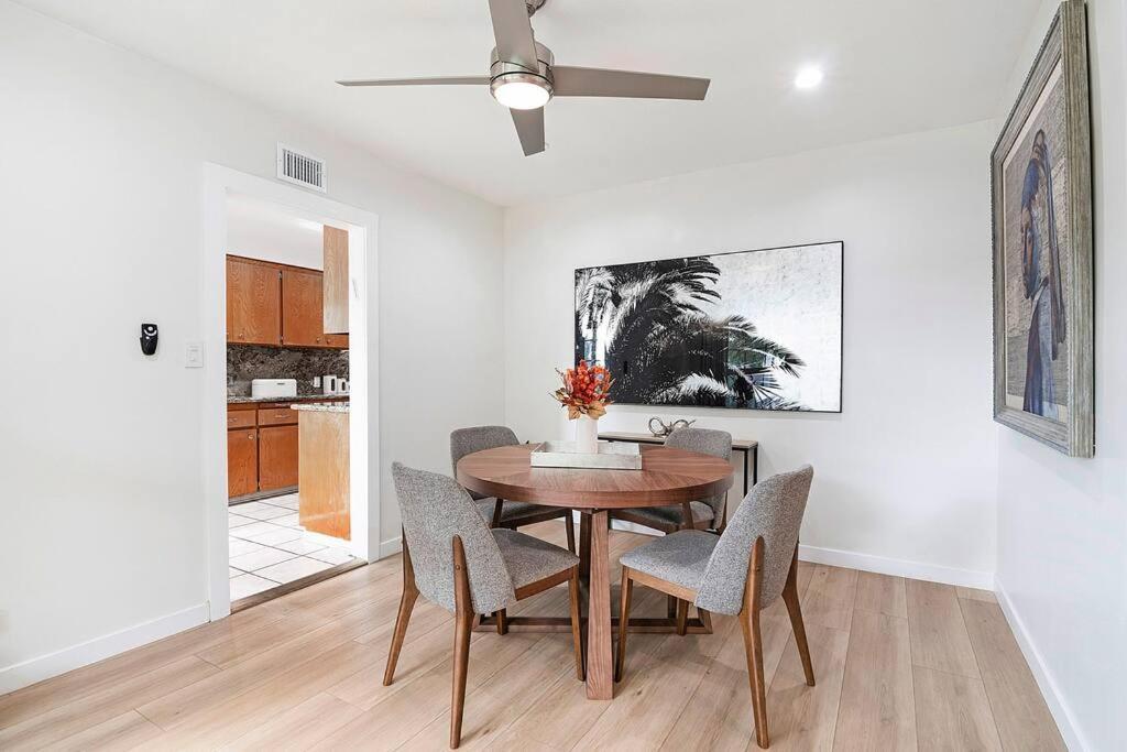 Casa de férias Updated 3-bedroom La With Backyard, Bbq & Family-friendly Amenities *